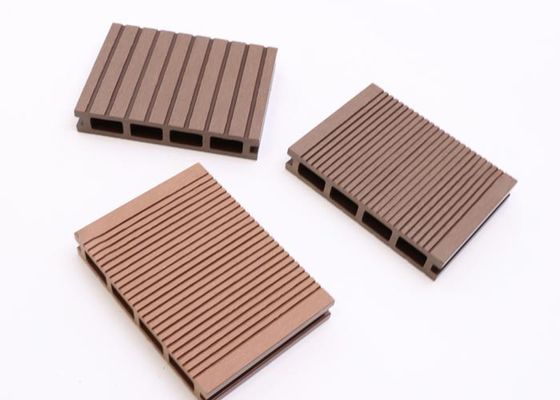 พื้นพื้นผิวไม้ WPC Decking Outdoor Wood Plastic Composite Deck Board