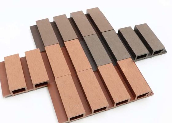 ผนังด้านนอกทำจากไม้พลาสติกคอมโพสิต PVC WPC Wall Cladding