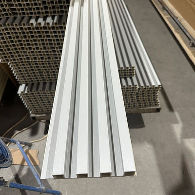 กันน้ํา ภายใน WPC แผ่นผนังสําหรับตกแต่งผนังภายใน การติดตั้งและบํารุงรักษาง่าย ฟรี