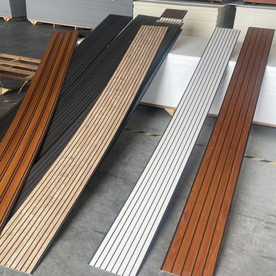 ง่ายติดตั้ง PVC พานิลเพดานสําหรับกําแพง ง่ายผนังบอร์ด การแก้ไข ประหยัดเวลาและแรงงาน ราคาการติดตั้งต่ํา