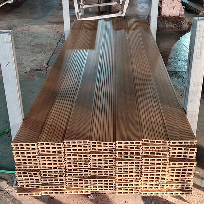 ผนัง WPC ภายนอกที่มีอายุยืนนาน พื้นผนังพลาสติกไม้ประกอบกันน้ํา