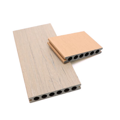 แผ่นผนังและพื้น WPC สําหรับใช้งานกลางแจ้งหลายประเภท