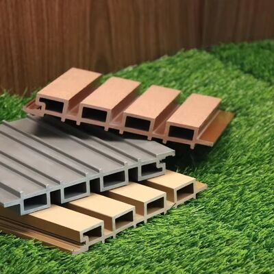 ฉนวนกันความร้อนและเสียง Wpc แผงผนังภายนอกอาคารกลางแจ้งสำหรับภายนอก