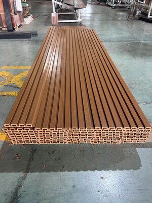 ทนทาน กันไฟภายนอก WPC ประกอบ Toungue And Groove แผ่นผนัง PVC ผนัง