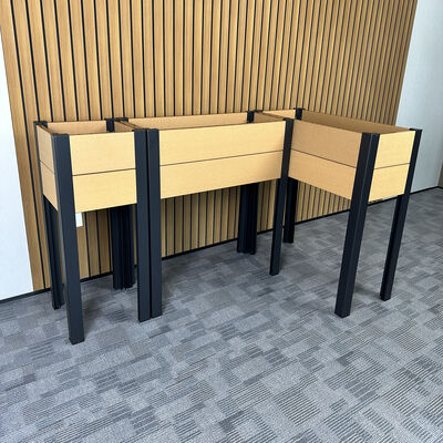 เครื่องปลูกเตียงสวนที่สูงขึ้นที่มีขาโลหะสําหรับสวนผักในสวนหลังบ้านกลางแจ้ง