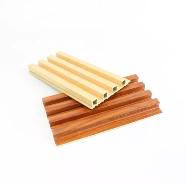 กันน้ํา ภายใน WPC แผ่นผนังสําหรับตกแต่งผนังภายใน การติดตั้งและบํารุงรักษาง่าย ฟรี