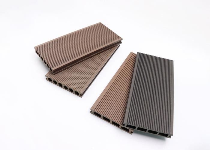 ไม้พลาสติกคอมโพสิตผนังภายนอกไม้ WPC Wall Cladding PE Co Extrusion