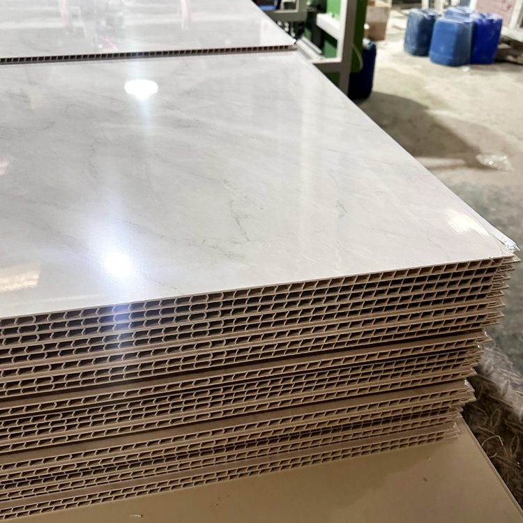 แผงห้องน้ำพลาสติกเป็นมิตรกับสิ่งแวดล้อมลายหินอ่อนสำหรับผนังภายใน วิลล่า อพาร์ตเมนต์ กันน้ำ ห้องน้ำ