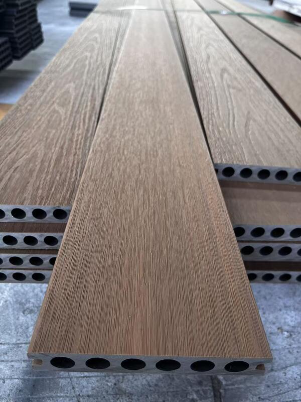 WPC Antigrietas Para Piscina Y Suelo พื้นพลาสติกกันน้ำกลางแจ้งกลางแจ้ง