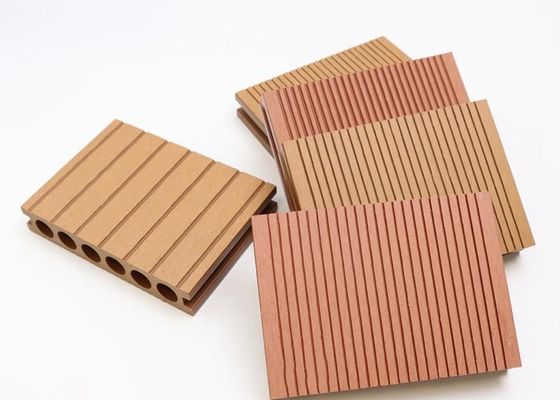 3D Embossed Composite Interlocking Tiles พื้นระเบียงกลางแจ้ง WPC