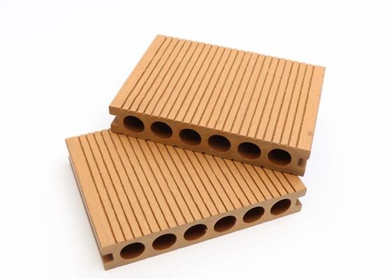 Co Extrusion ภายนอก WPC Decking Hollow Composite Decking Board