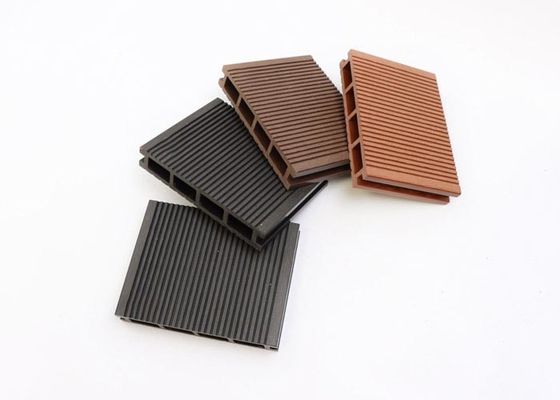 สวนกันน้ำ PVC Wall WPC แผงสำหรับตกแต่งกันลื่นกลางแจ้งเป็นมิตรกับสิ่งแวดล้อม
