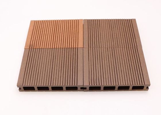 Co Extrusion พื้นวิศวกรรมกันลื่น WPC Composite Deck WPC Outdoor