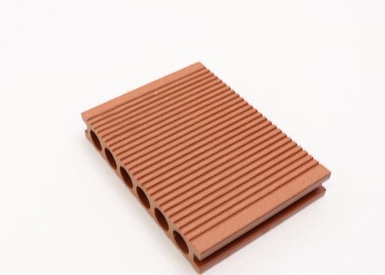 พื้นกลางแจ้งเป็นมิตรกับสิ่งแวดล้อม WPC Wood Decking Anti Rotten