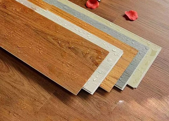 4mm 3.5mm Floor Interlock คลิก 4mm Vinyl SPC Click Flooring กระเบื้องภายในอาคาร