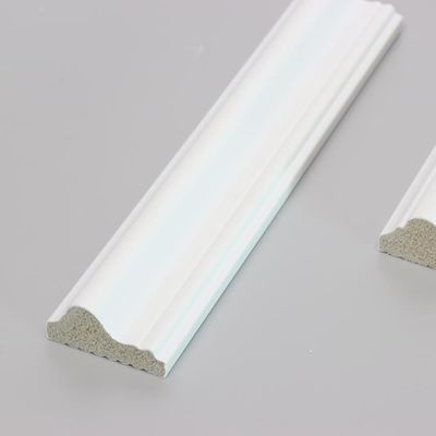 กระเบื้องตกแต่งรอบสีขาวรองพื้นรองพื้นด้วยไฟ LED