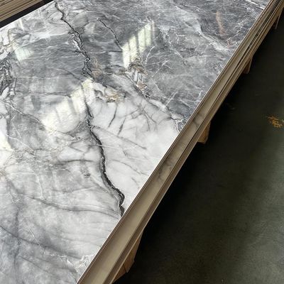 เนื้อผงมะพร้าวกระจ่างสูง แผ่นผนัง WPC ไม้ยาง ถ่านหินไม้ Veneer PVC กระดาษมะพร้าว