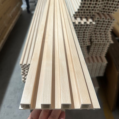 ไม้พลาสติกประกอบคลุม กระดาษผนัง Fluted กระดาษผนังภายใน WPC