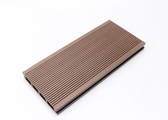 กันน้ำกันลื่นกลางแจ้ง WPC Decking พื้นไม้โอ๊ควิศวกรรม