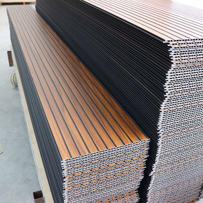 แผงผนัง PVC ลายร่อง กันไฟ แผ่น PVC น้ำหนักเบา แผงผนัง PVC สำหรับตกแต่งภายใน ขายส่ง แผงผนัง PVC ติดตั้งง่าย